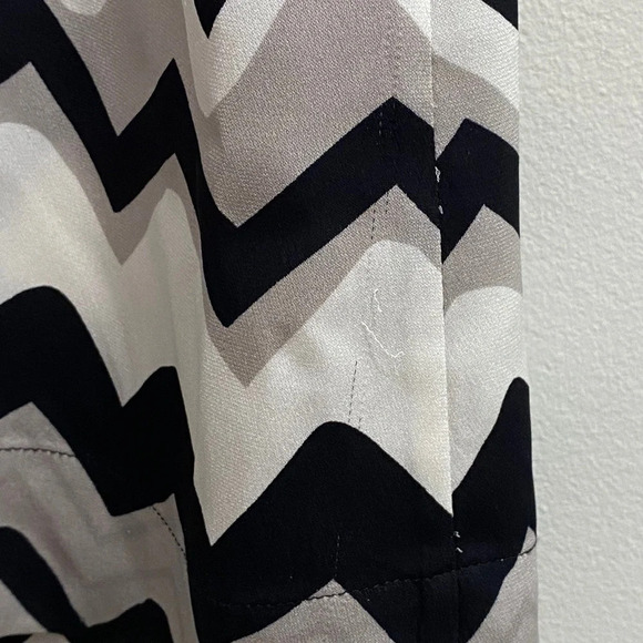 DIANE von FURSTENBERG Silk Chevron Shirt dress 6 - Picture 7 of 10